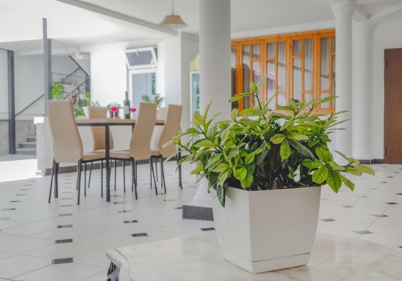 Westay Hotel Tbilisi Luaran gambar